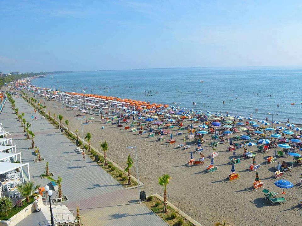 Hotel Mario, Shëngjin Exterior foto